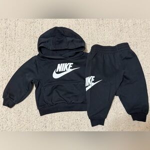 Nike Kids Black Tracksuit, size 18 Months